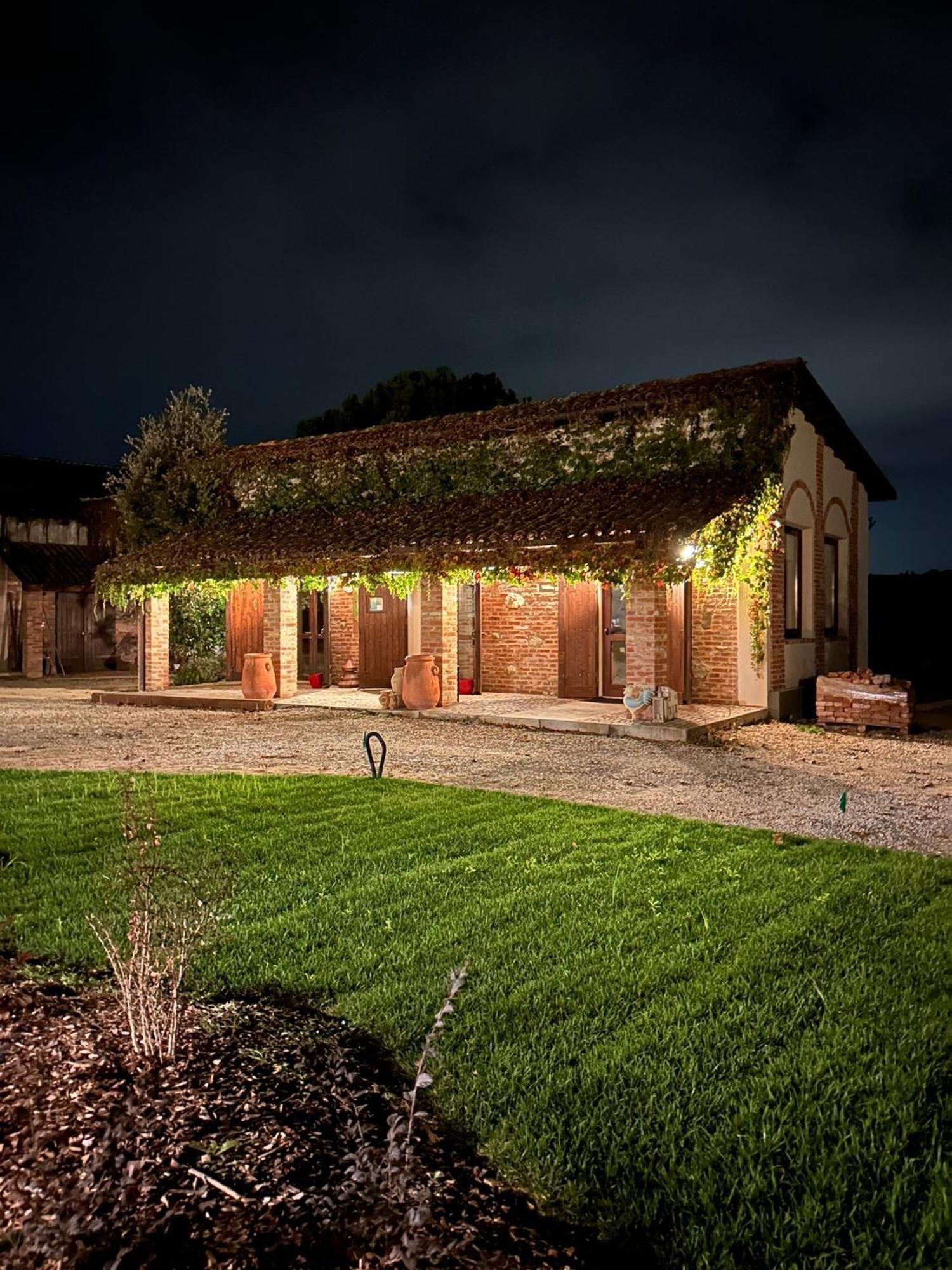 Tenuta Agricola La Cava- Cantina E Agriturismo San Damiano dʼAsti Extérieur photo